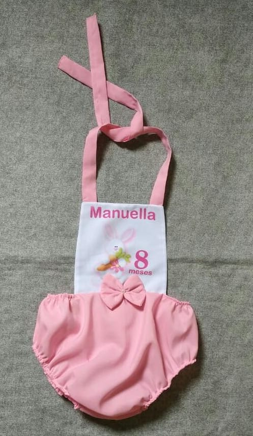 Jardineira Coelho Personalizada Infantil